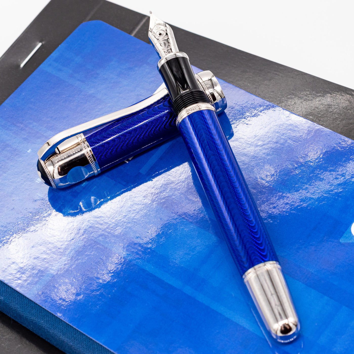 Montblanc Writer's Edition Jules Verne Fountain Pen blue