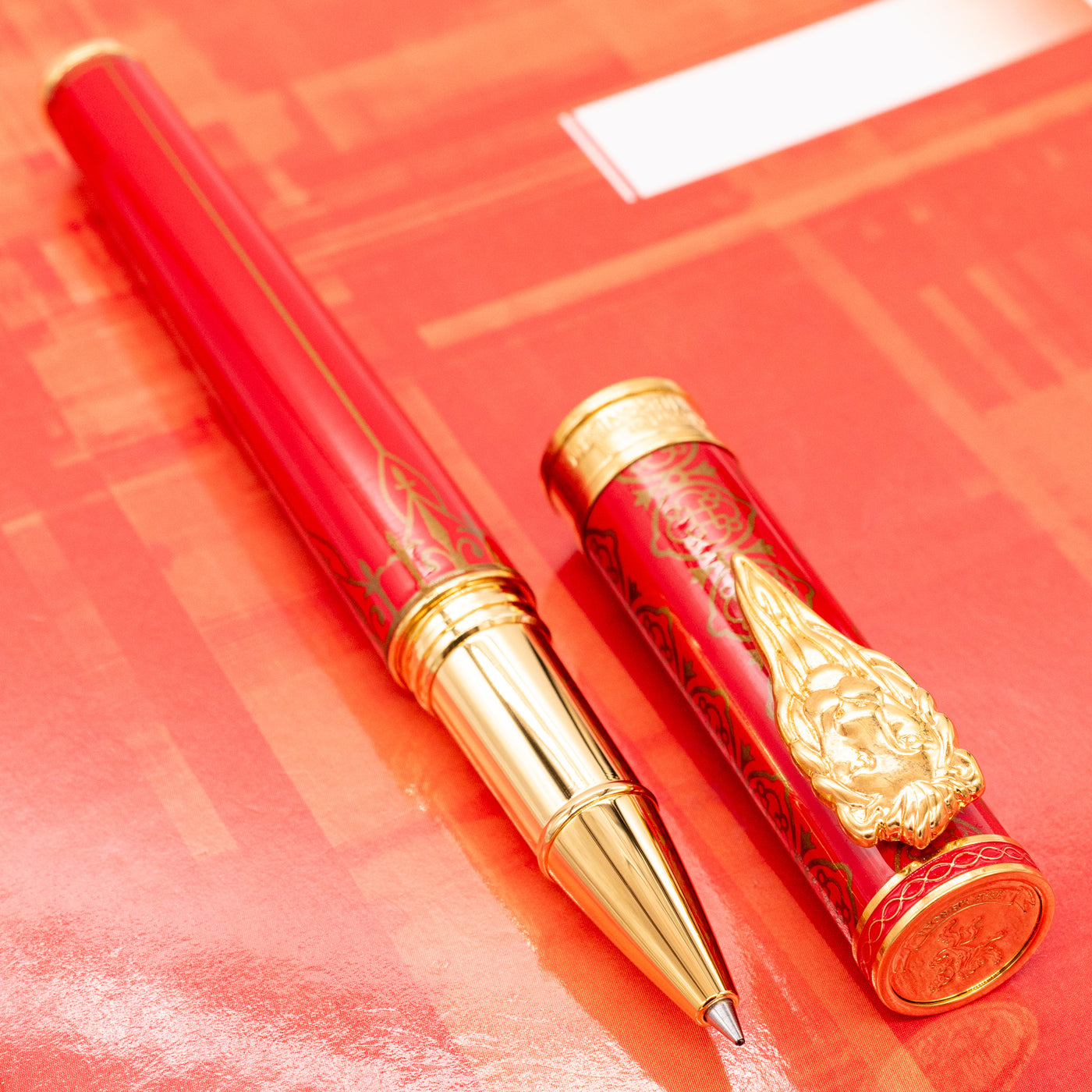 Montegrappa Game of Thrones Lannister Rollerball Pen gold trim