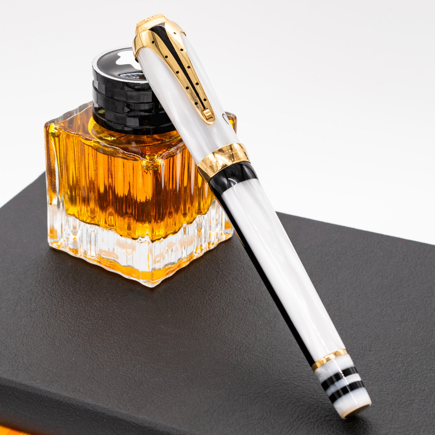 Montegrappa Muhammad Ali 18k Gold Fountain Pen Capped