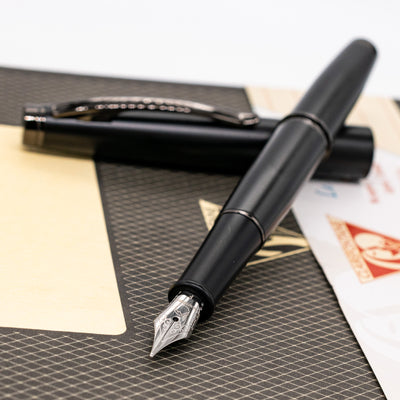 Monteverde Dakota Fountain Pen Black Sky Uncapped