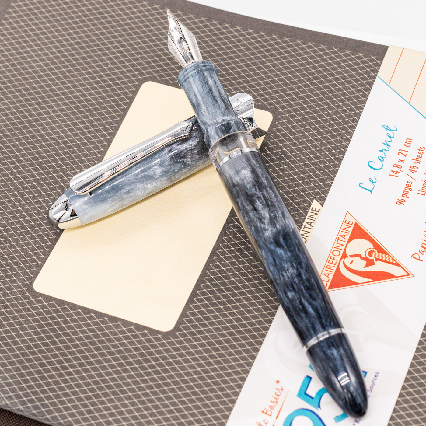 Nahvalur Horizon Fountain Pen - Aurora blue