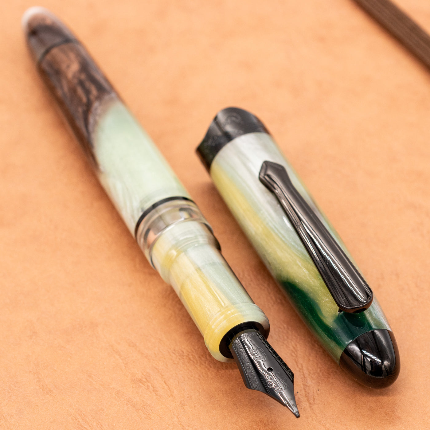 Nahvalur Horizon Fountain Pen - Twilight black trim