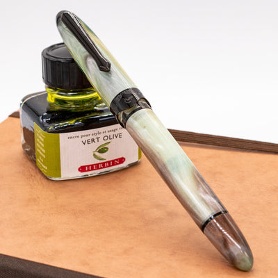 Nahvalur Horizon Fountain Pen - Twilight capped