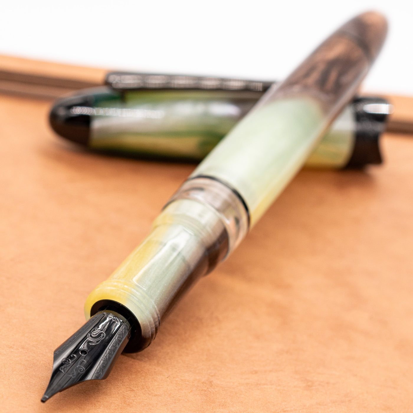 Nahvalur Horizon Fountain Pen - Twilight uncapped