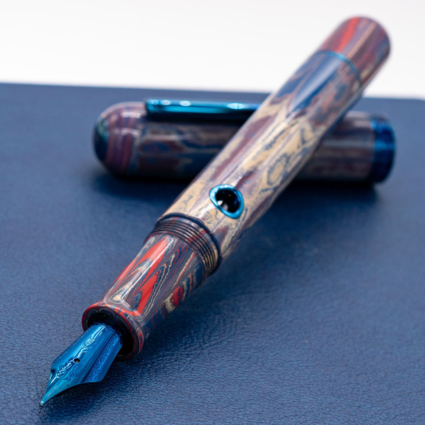 Nahvalur Nautilus Fountain Pen - Blue Ringed Octopus uncapped