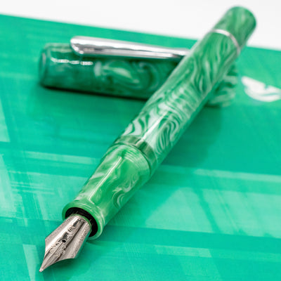 Nahvalur Schuylkill Fountain Pen - Betta Mint uncapped