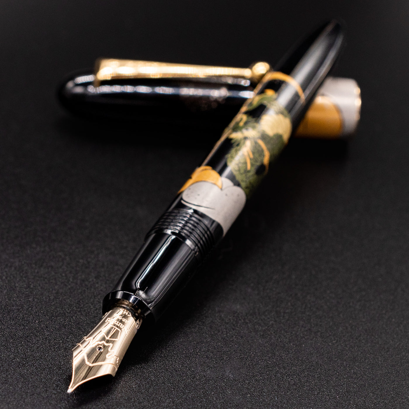 Namiki Nippon Art Fountain Pen - Dragon & Cumulus uncapped