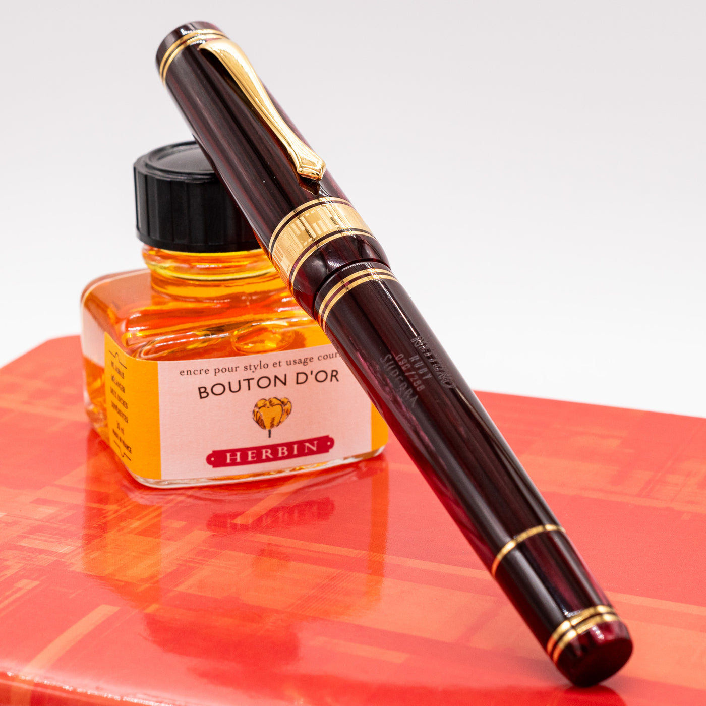 Nettuno Superba Ruby Celluloid Fountain Pen capped