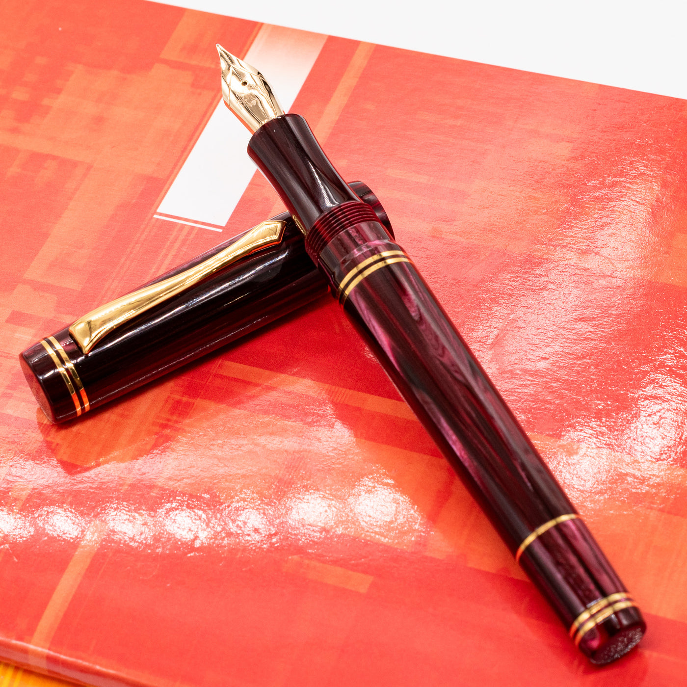 Nettuno Superba Ruby Celluloid Fountain Pen red