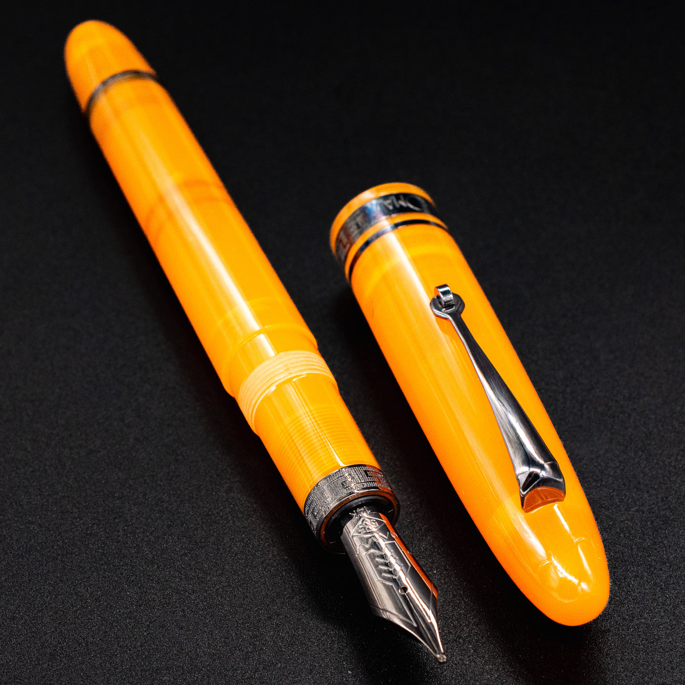 Omas Ogiva Fountain Pen - Arancione Black ruthenium trim