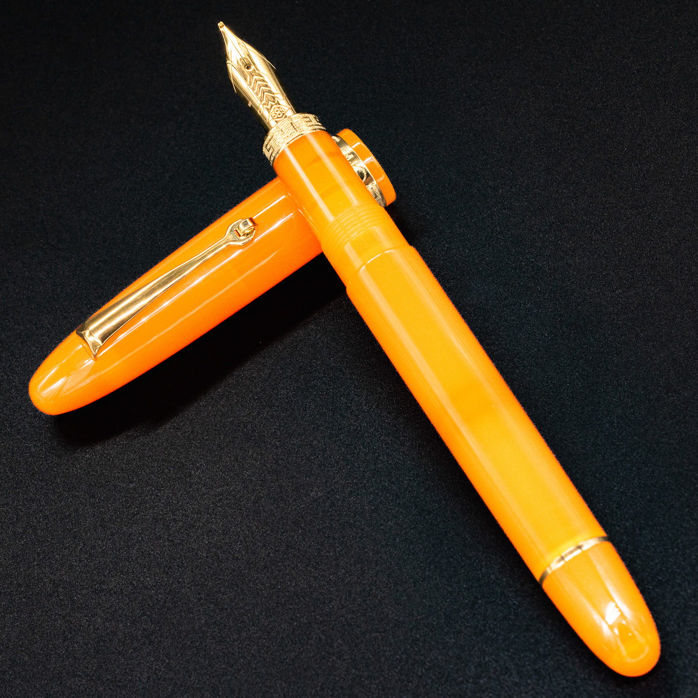 Omas Ogiva Fountain Pen - Arancione Gold orange