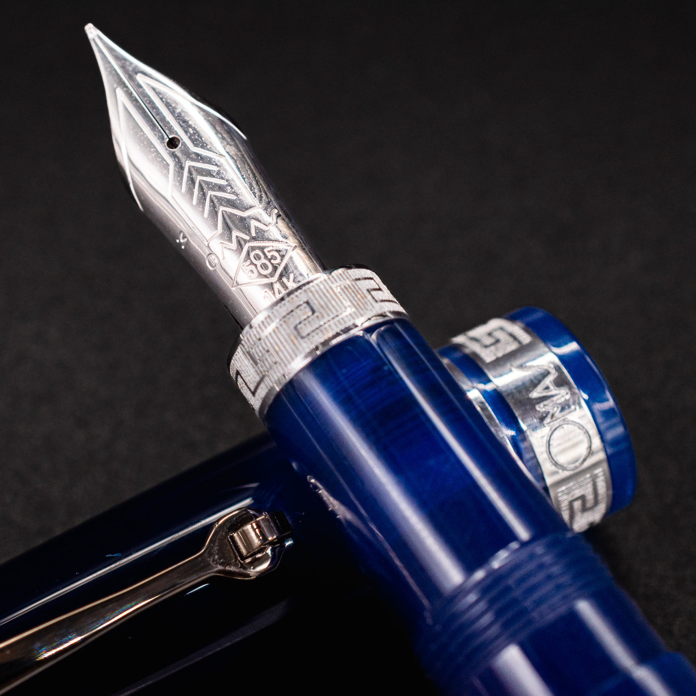 Omas Ogiva Fountain Pen - Blu Silver 14k gold nib