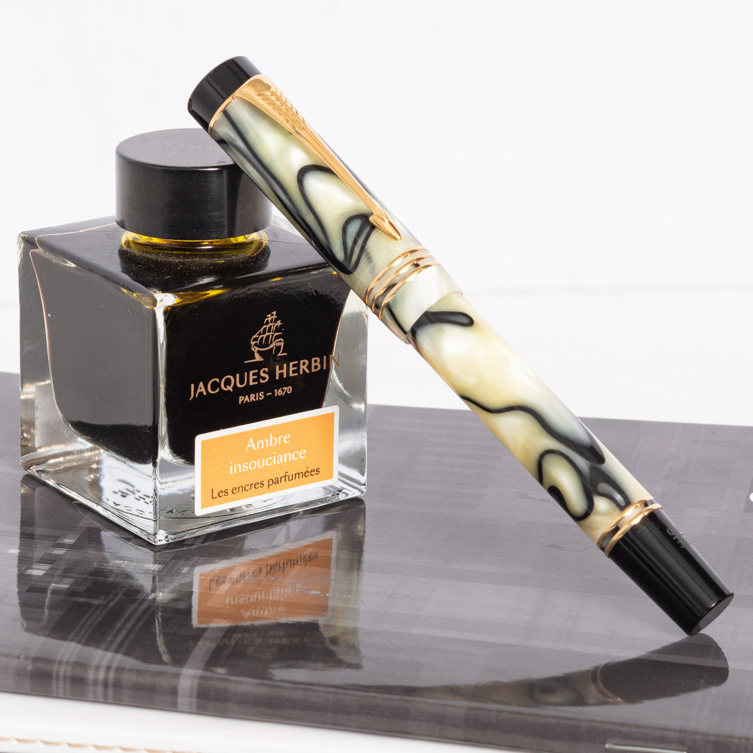 Parker Duofold Norman Rockwell Fountain Pen Low #0012 - Preowned – Truphae