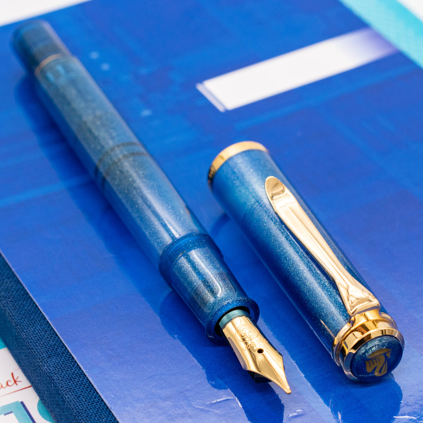 Pelikan M200 Fountain Pen - Golden Lapis gold trim