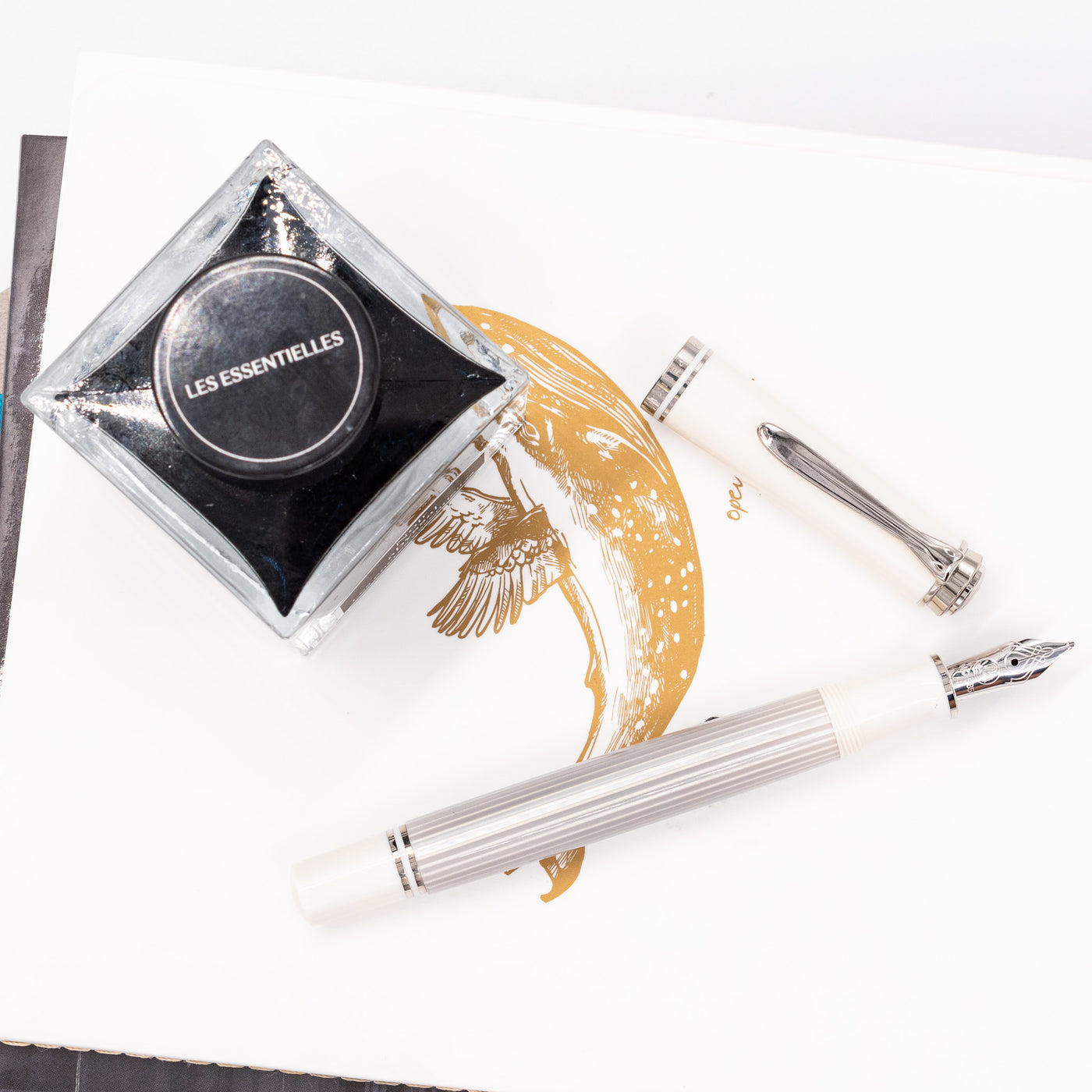 Pelikan Souveran M405 Silver-White Fountain Pen piston filled