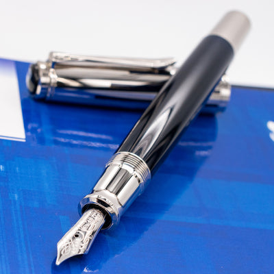 Pelikan Souveran M625 Blue Transparent Fountain Pen uncapped