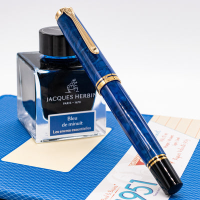 Pelikan Souveran M800 Blue O Blue Fountain Pen Capped