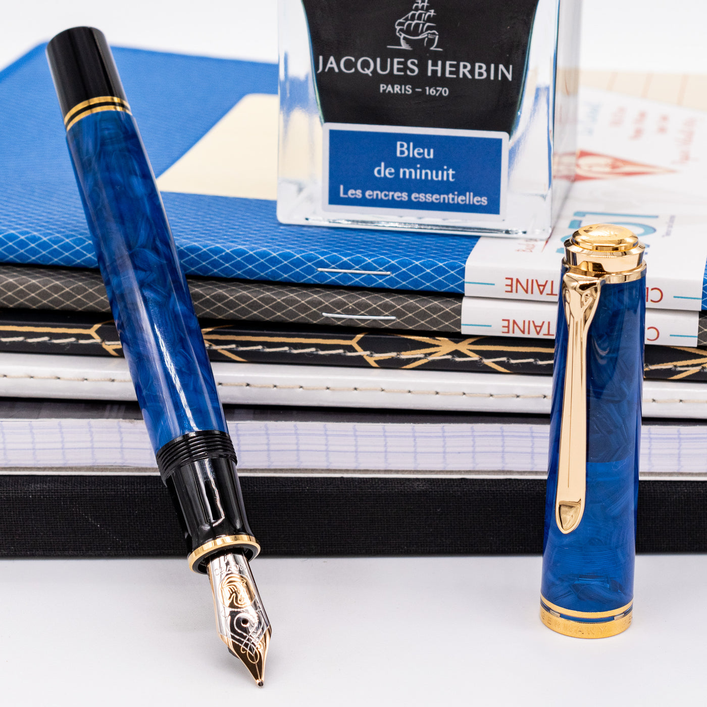 Pelikan Souveran M800 Blue O Blue Fountain Pen