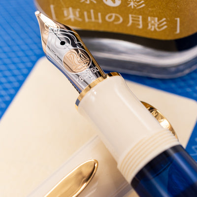 Pelikan Souveran M800 Fountain Pen - Cream Blue 18k gold nib