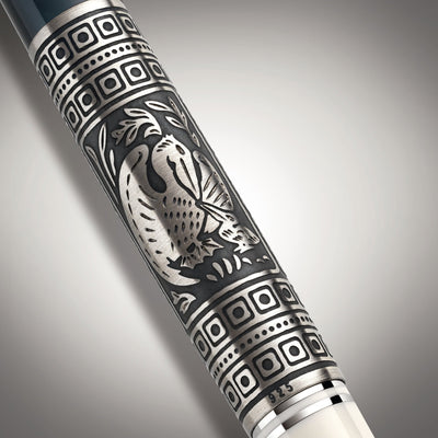 Pelikan Souveran M900 Toledo White Fountain Pen Engraving Detail