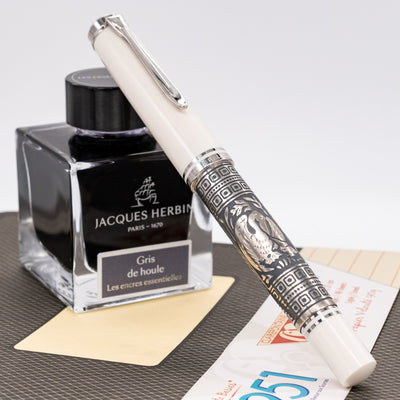 Pelikan Souveran M910 Fountain Pen - Toledo White capped