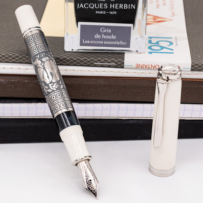 Pelikan Souveran M910 Fountain Pen - Toledo White