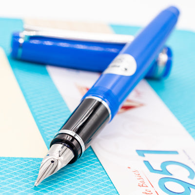 Pilot Falcon Fountain Pen - Blue uncapped