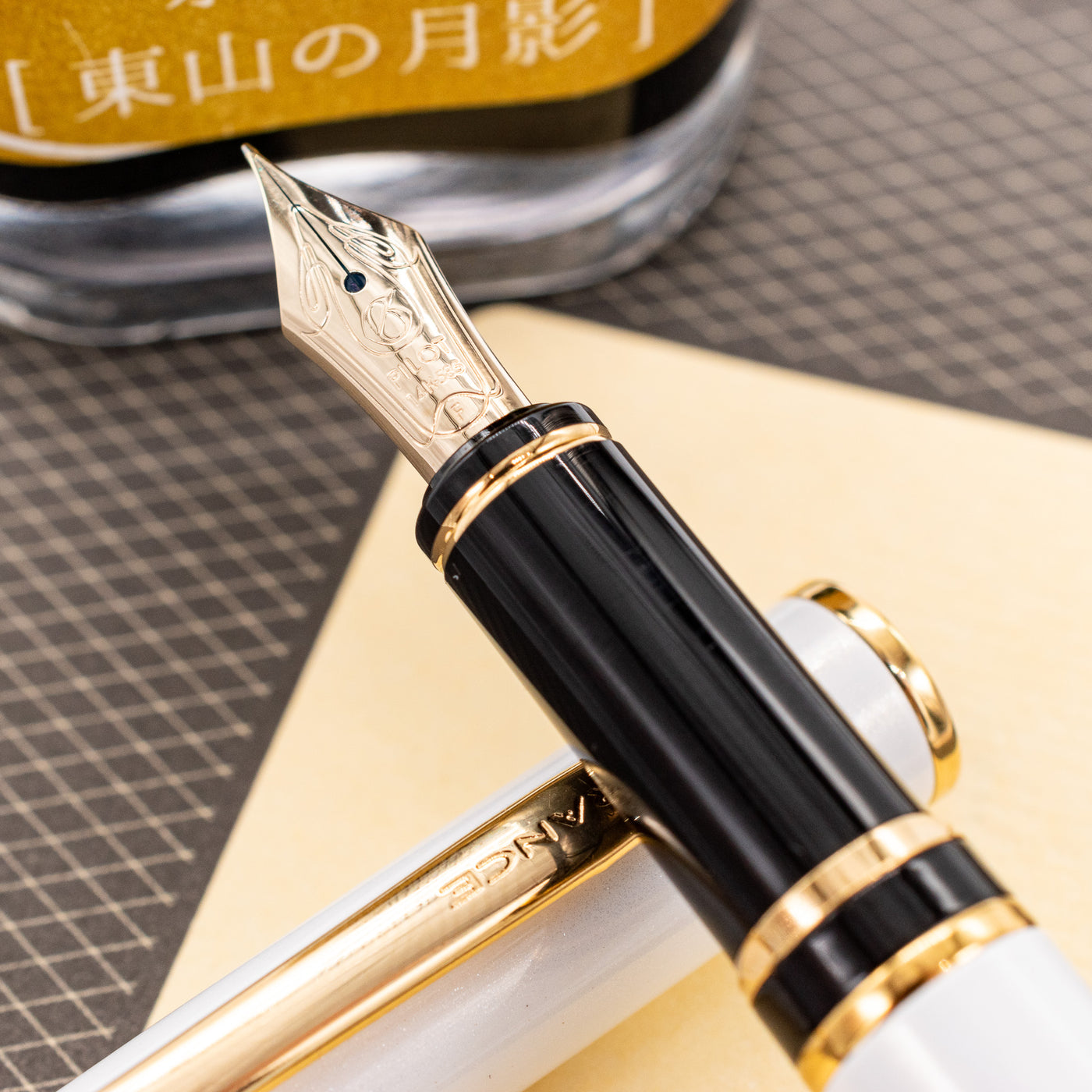 Pilot Grance Fountain Pen - Pearl White 14k gold nib