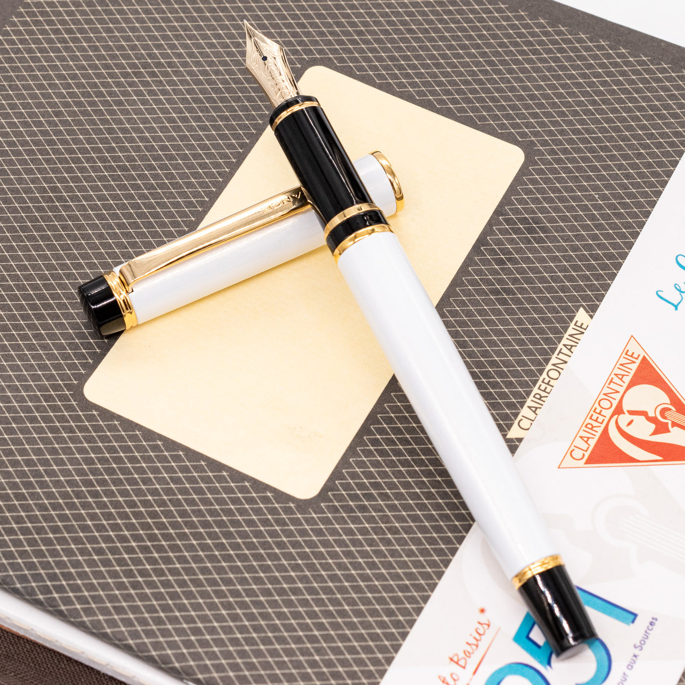 Pilot Grance Fountain Pen - Pearl White gold trim