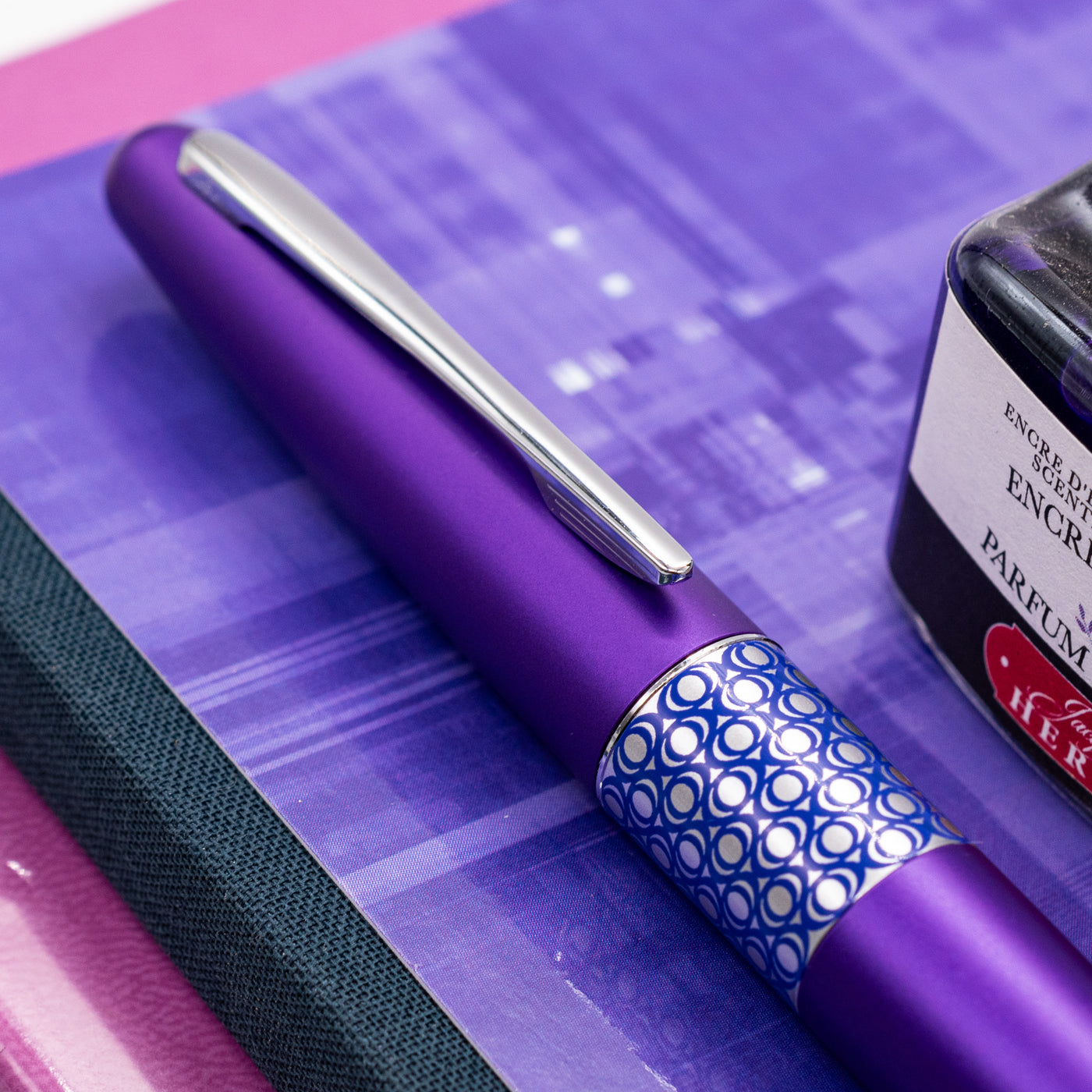 Pilot Metropolitan Pop Ballpoint Pen - Purple silver trim