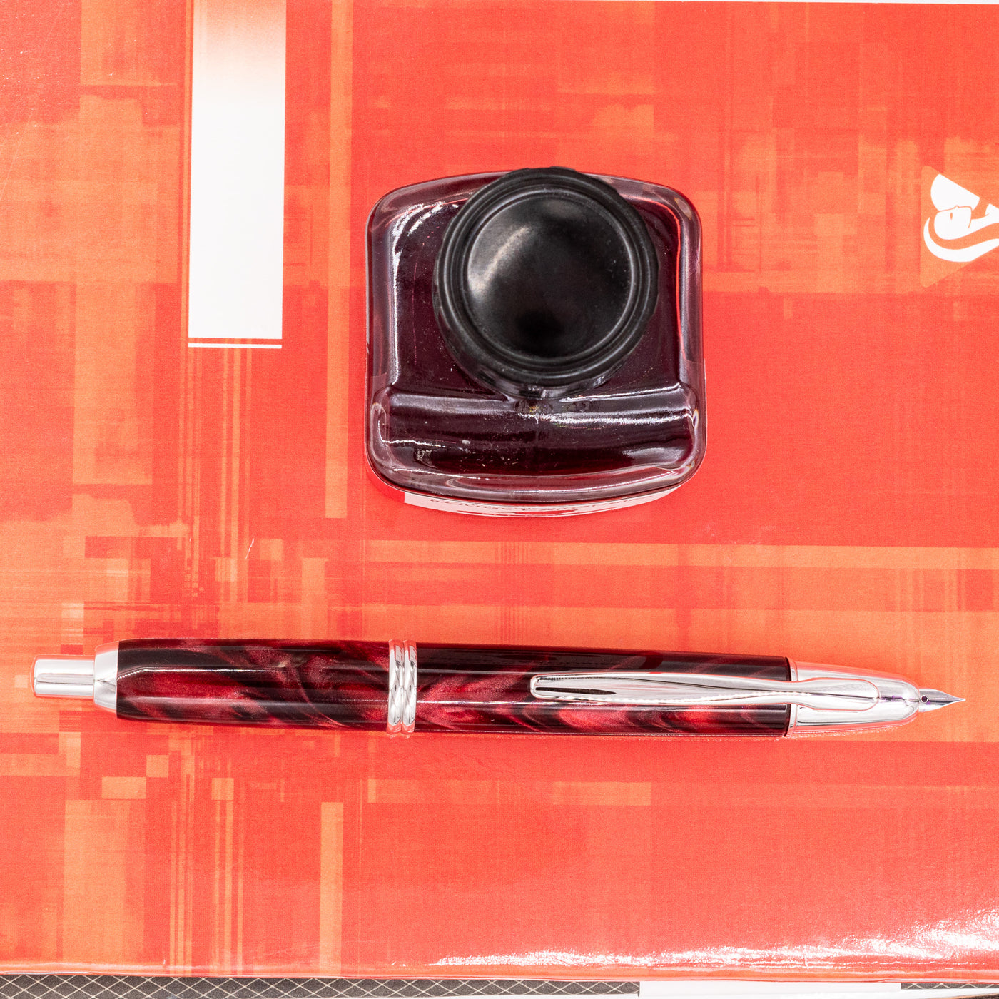 Pilot Vanishing Point SE Fountain Pen - Marble Red retractable