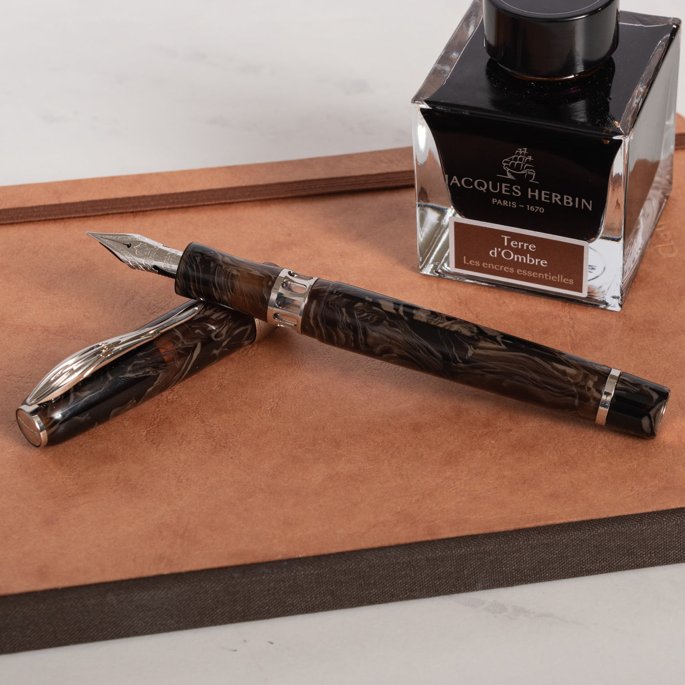 Pineider Antichi Material Carrara Brown Celluloid Fountain Pen