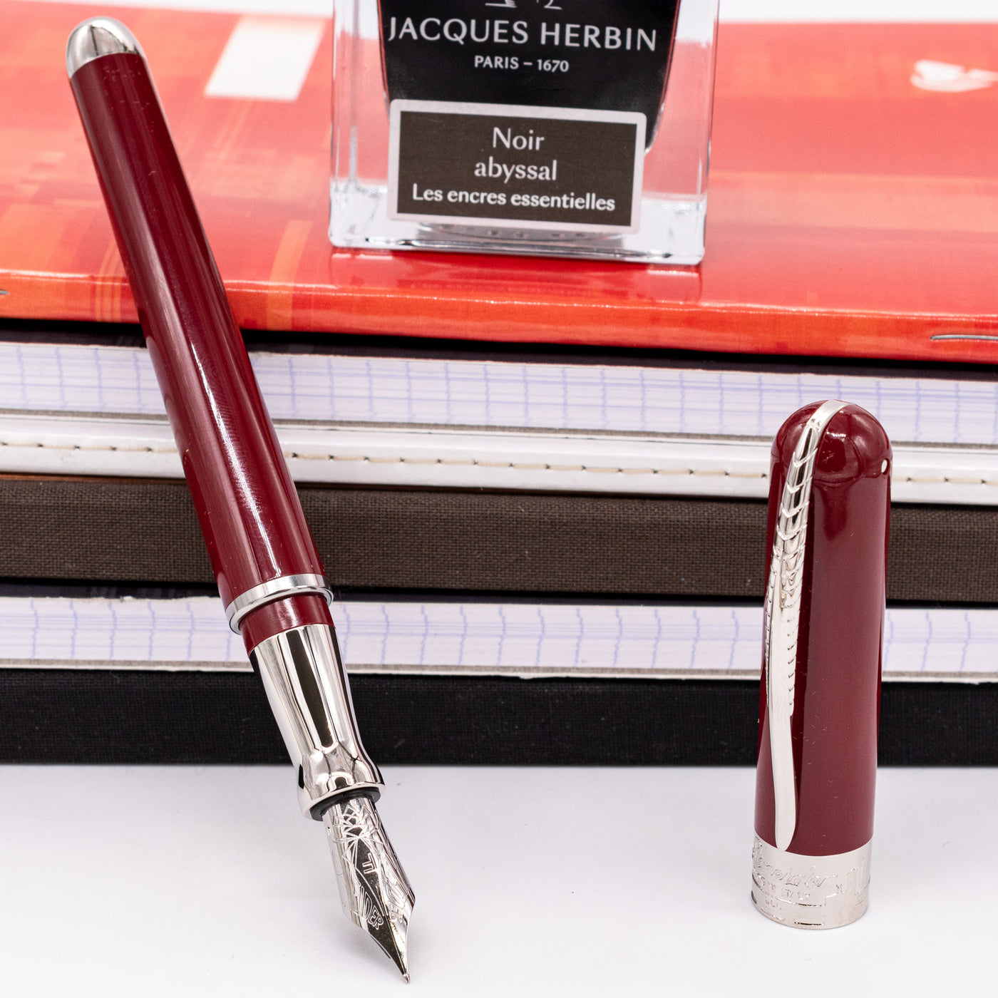 Pineider Avatar Glossy Fountain Pen - Cherry Red