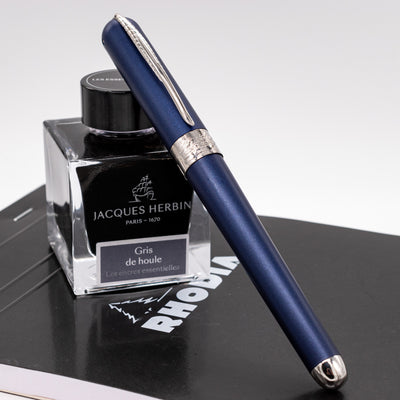 Pineider Avatar UR Art Fountain Pen - Sky Blue capped