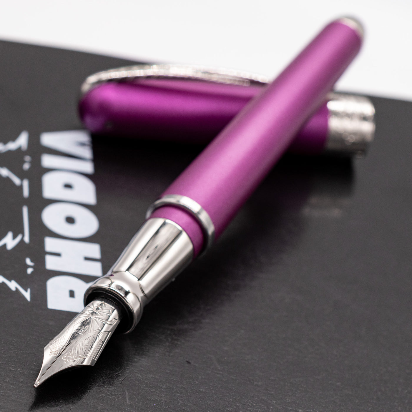 Pineider Avatar UR Art Fountain Pen - Violet uncapped