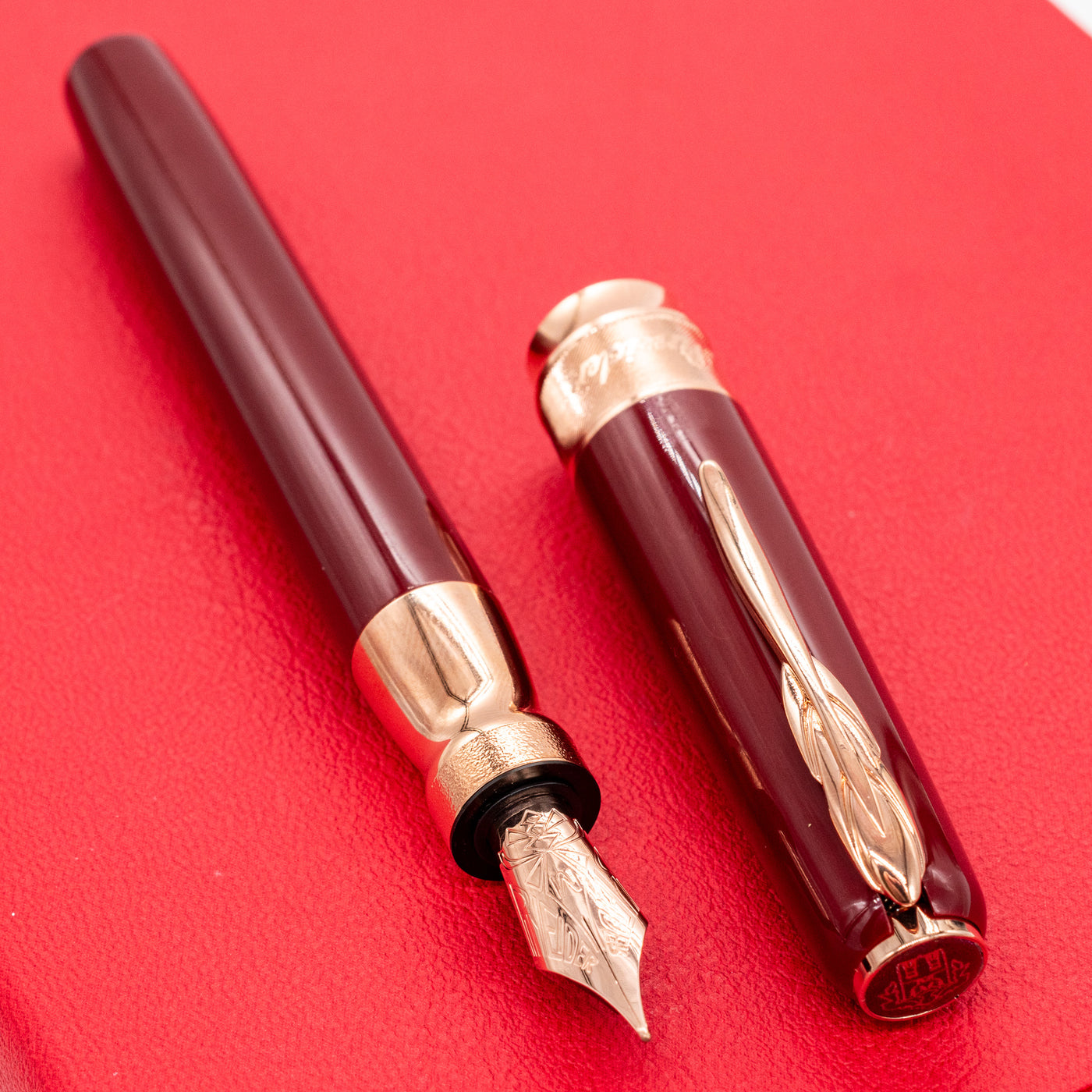 Pineider Classic Fountain Pen - Bordeaux & Rose Gold new