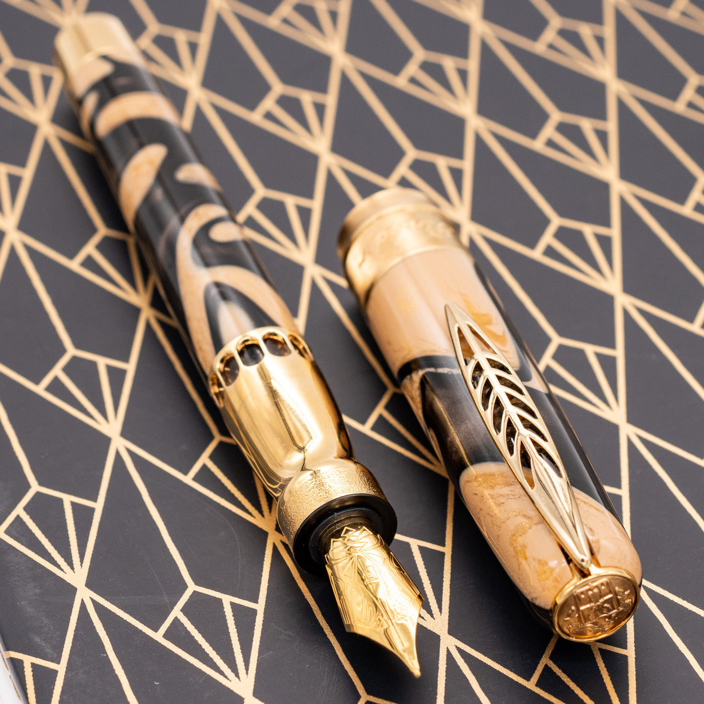 Pineider La Grande Bellezza Rocco Fountain Pen - Dune Gold 2024