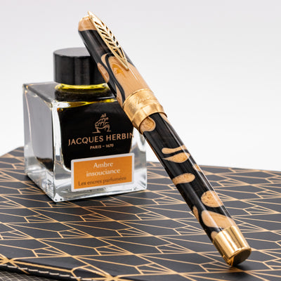 Pineider La Grande Bellezza Rocco Fountain Pen - Dune Gold capped