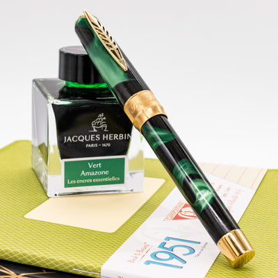 Pineider La Grande Bellezza Rocco Fountain Pen - Forest Green capped