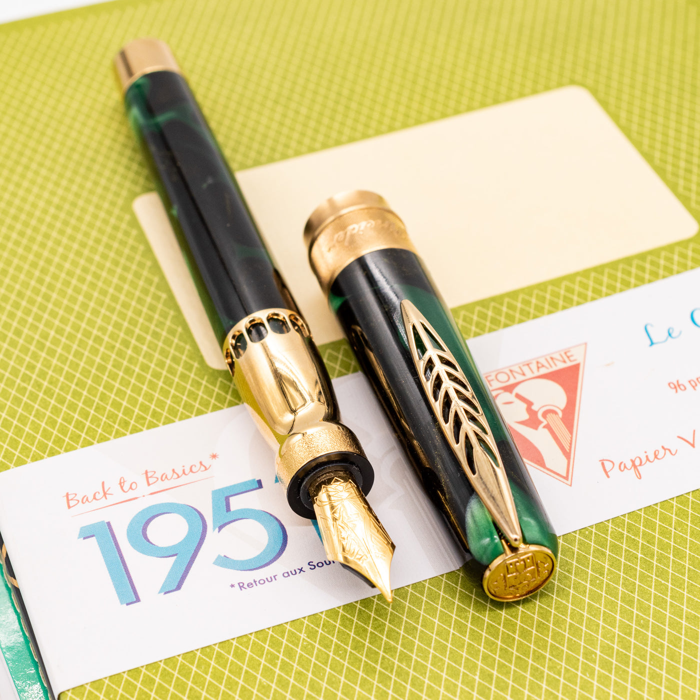 Pineider La Grande Bellezza Rocco Fountain Pen - Forest Green gold trim