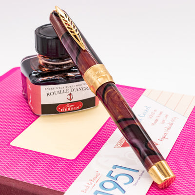 Pineider La Grande Bellezza Rocco Fountain Pen - Wine Red capped