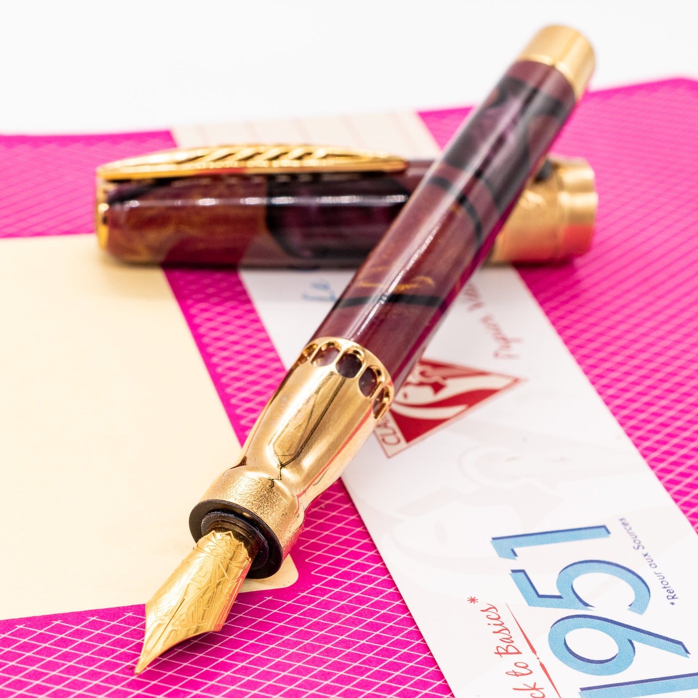 Pineider La Grande Bellezza Rocco Fountain Pen - Wine Red uncapped