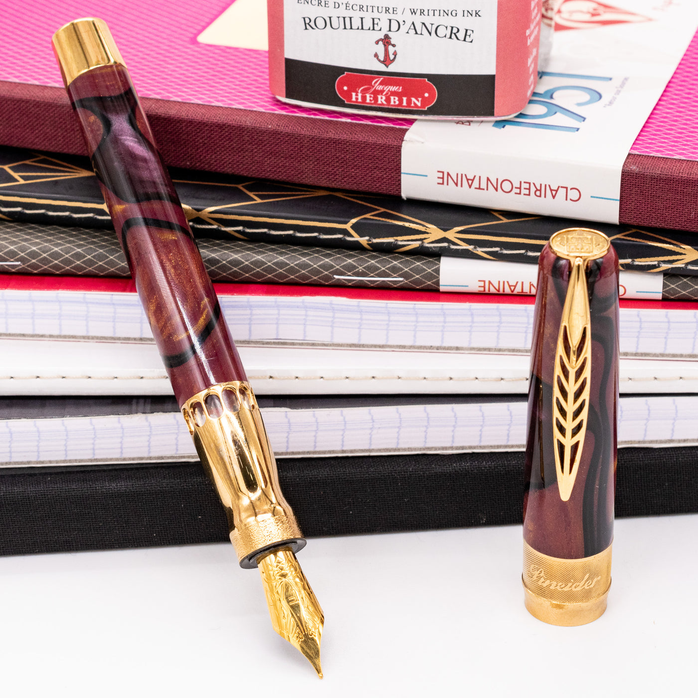 Pineider La Grande Bellezza Rocco Fountain Pen - Wine Red