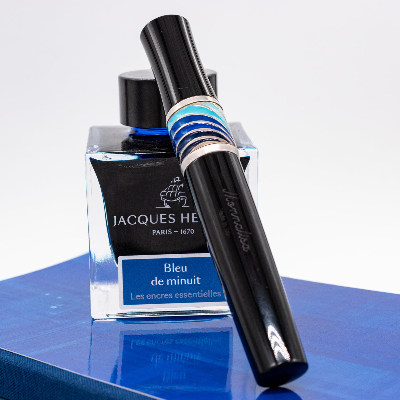 Stipula Monnalisa Ebony Blue Enamel Fountain Pen enamel