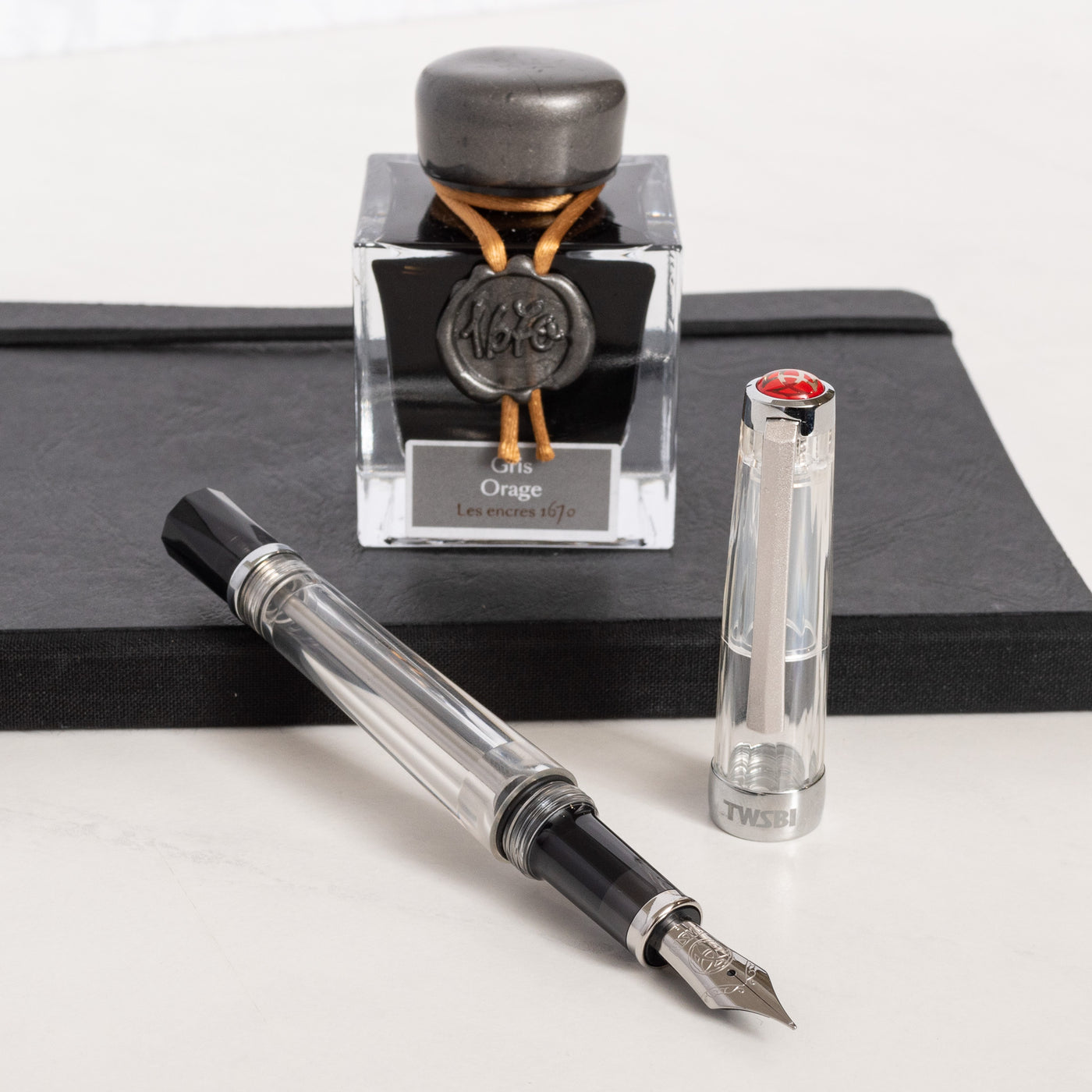 TWSBI Vac700R Clear Fountain Pen demonstrator