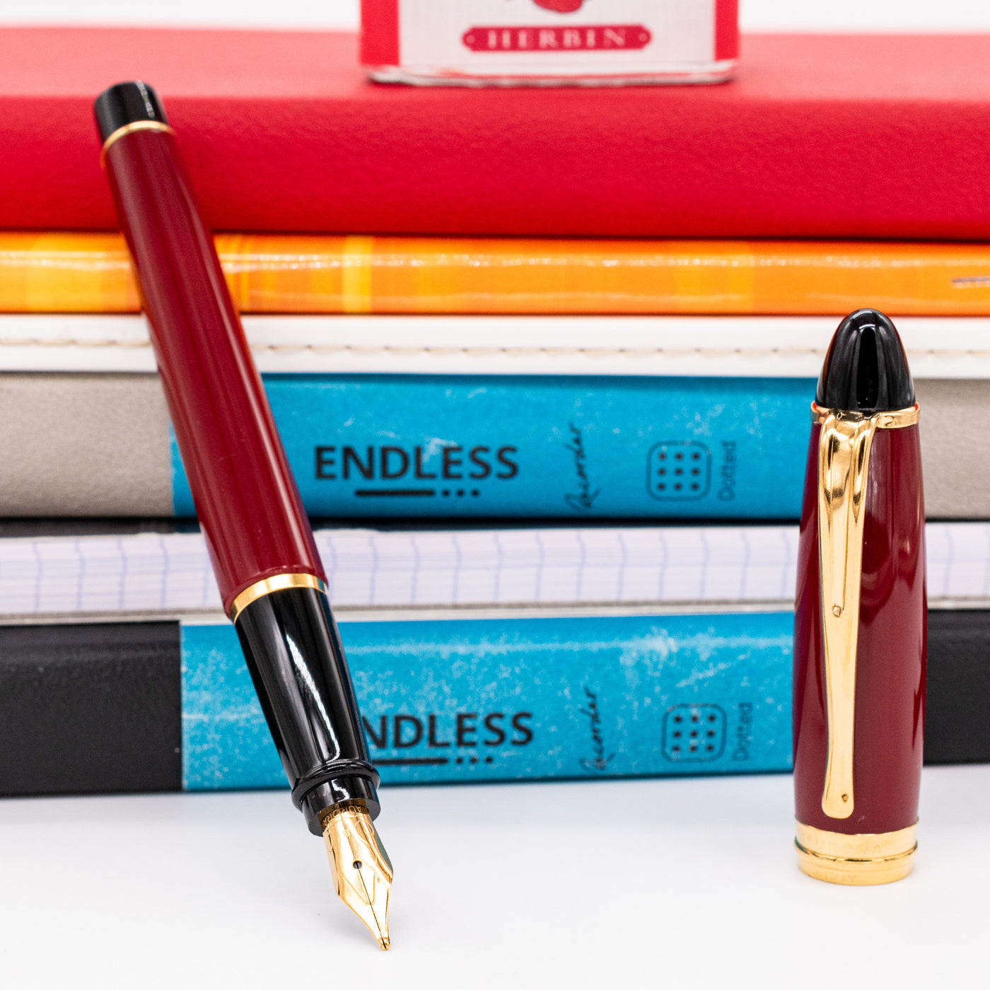 Aurora Ipsilon Resin Fountain Pen - Bordeaux