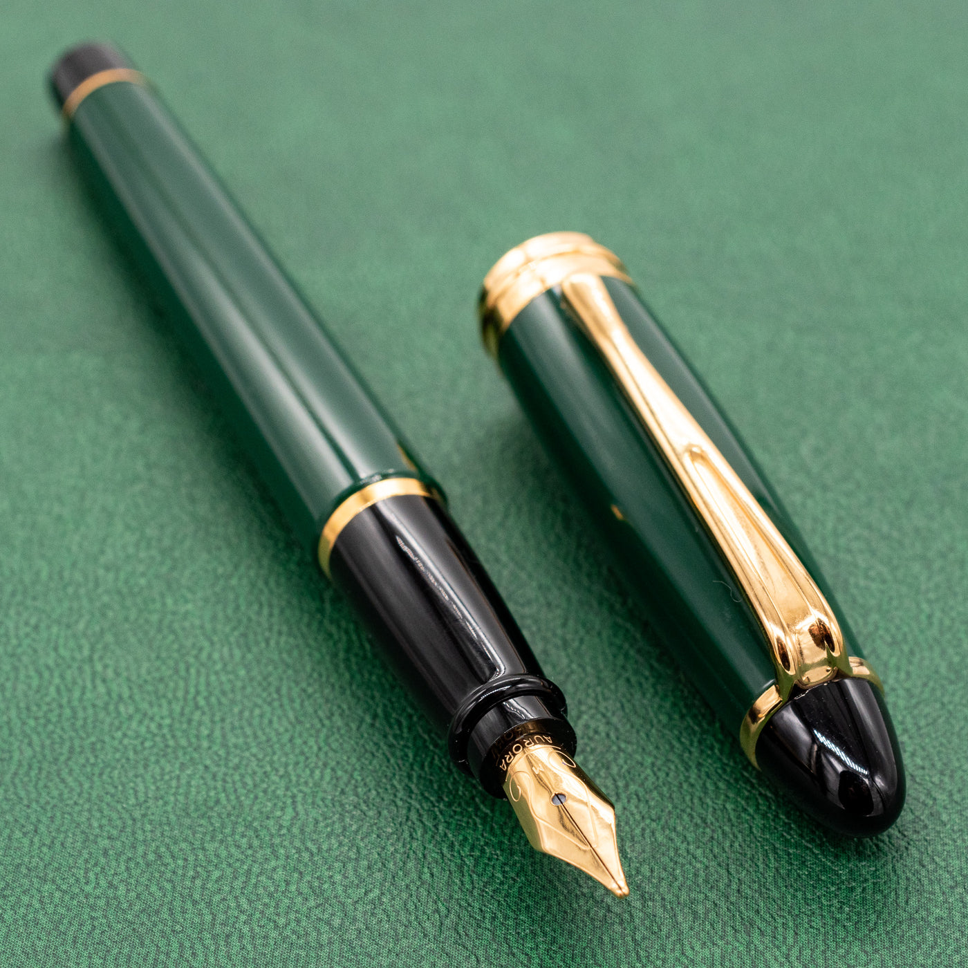 Aurora Ipsilon Resin Fountain Pen - Green gold plated trim