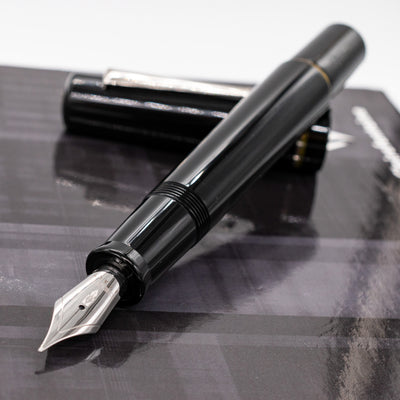 Delta Spaccanapoli Fountain Pen - D'Angio' Black uncapped