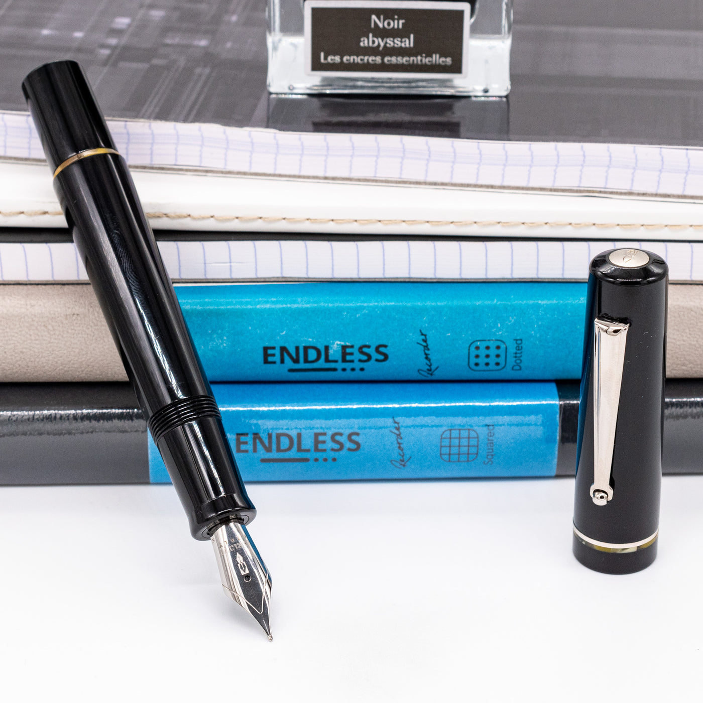 Delta Spaccanapoli Fountain Pen - D'Angio' Black