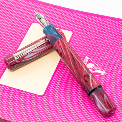 Delta Spaccanapoli Fountain Pen - Ruffo Pink Swirl red blue